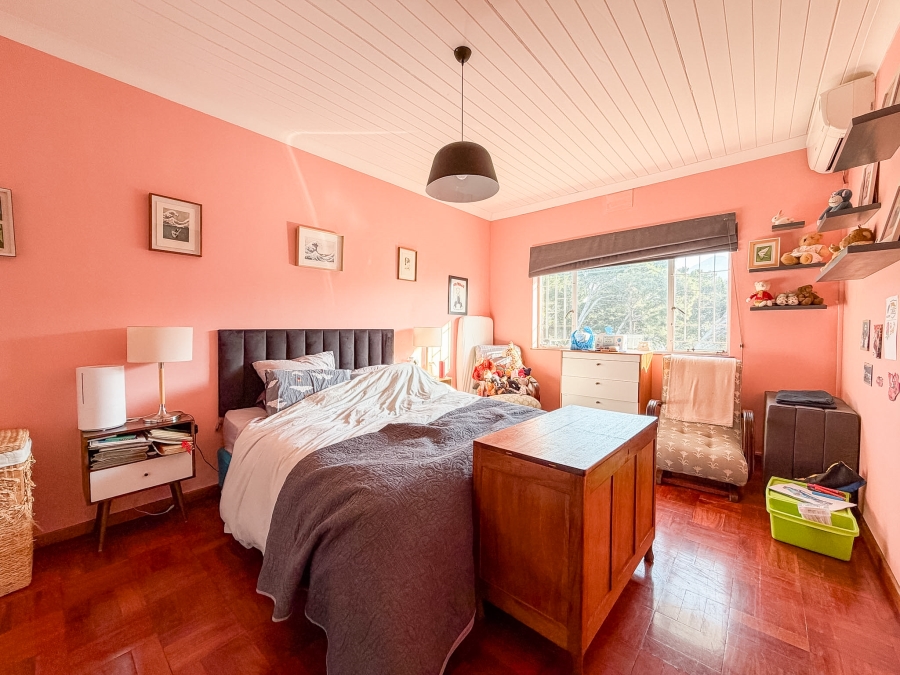 1 Bedroom Property for Sale in Vredehoek Western Cape